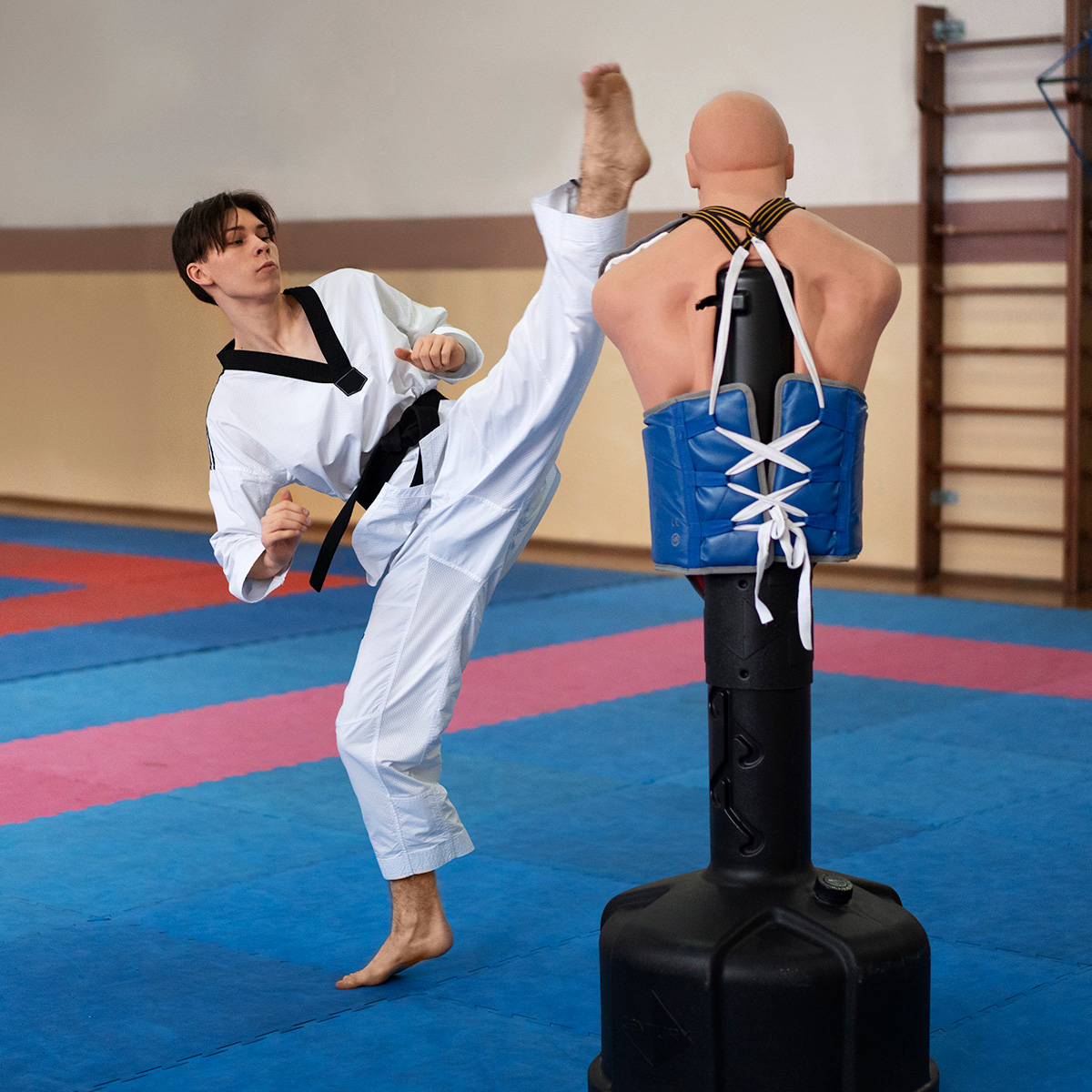 Piso Artes Marciales